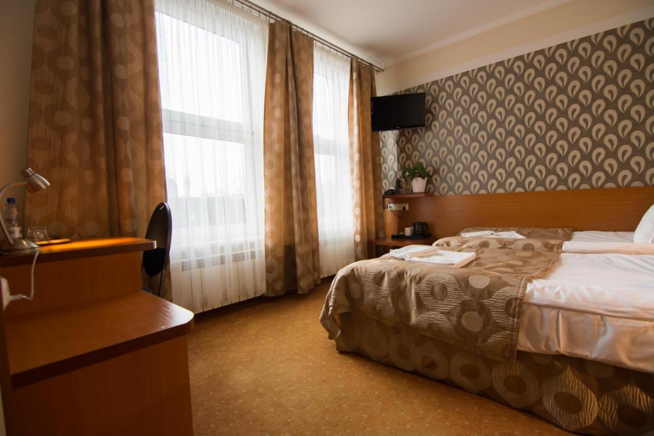 Hotel Trojka Przemyśl Exterior foto